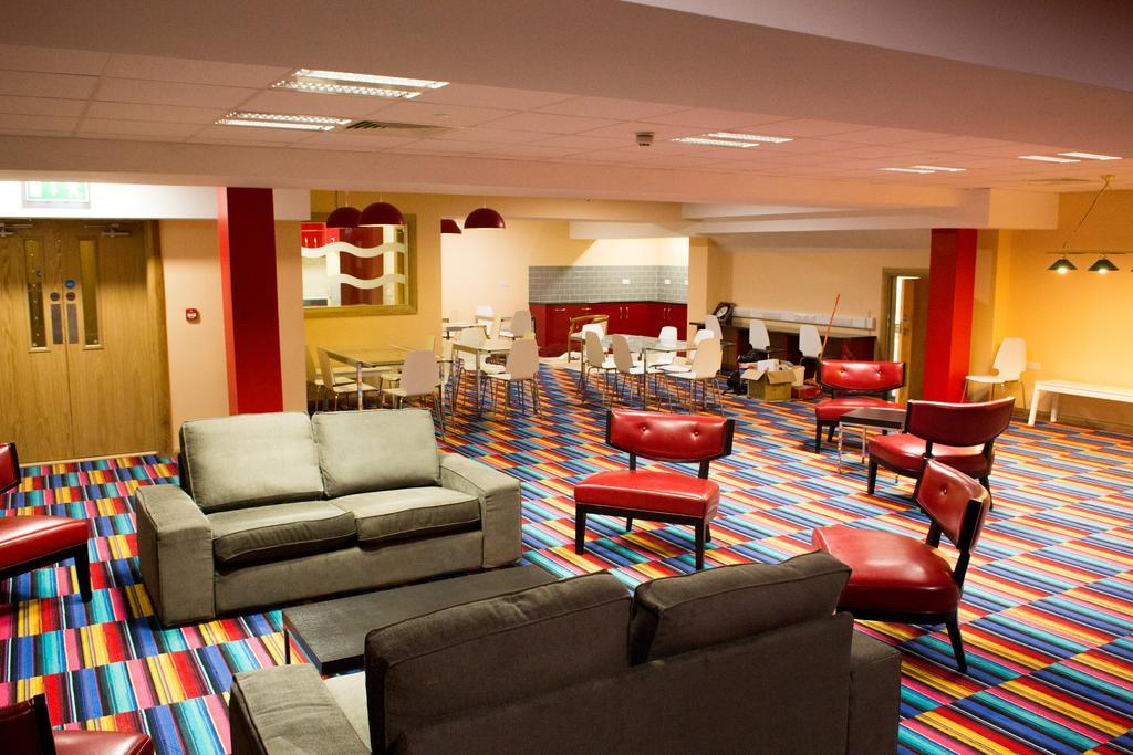 Savoy Centre Ostello *